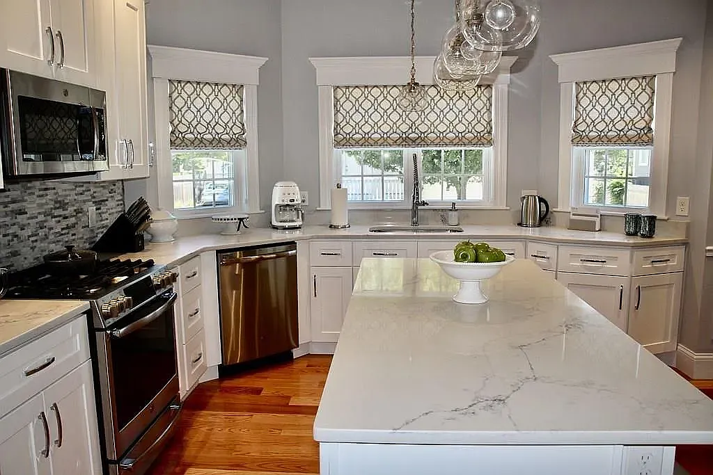 3 bed, 2.5 bath, 1700 sqft, $4,000 — Photo 2