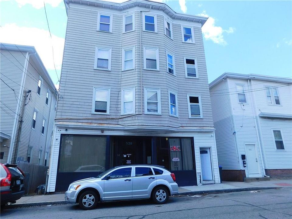2nd image of 528 Charles St