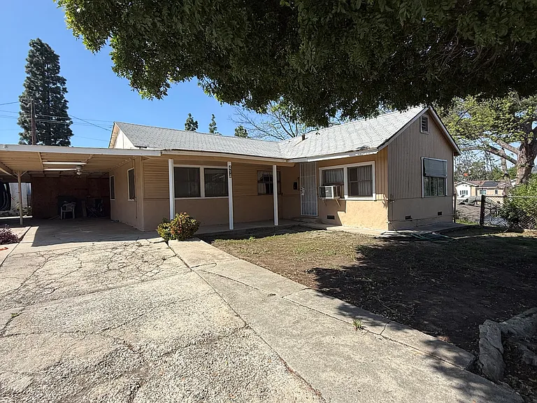 414 W Olive Ave — Photo 2
