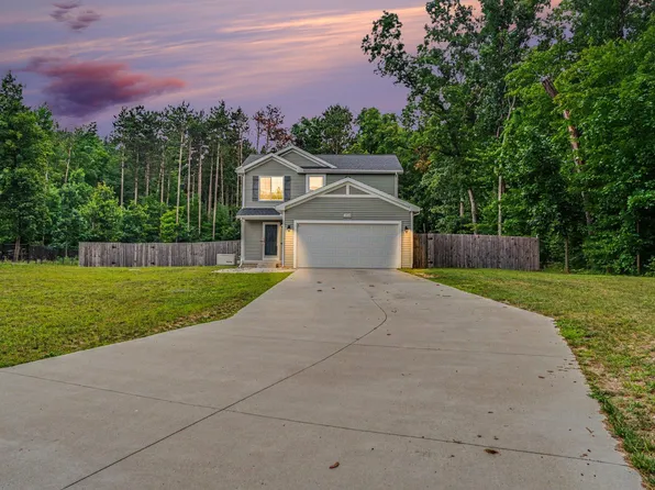 31550 Pine Ridge Cir, Lawton, MI 49065