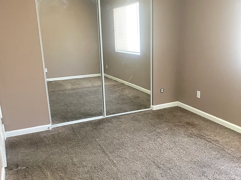 730 Benson Ave — Photo 13