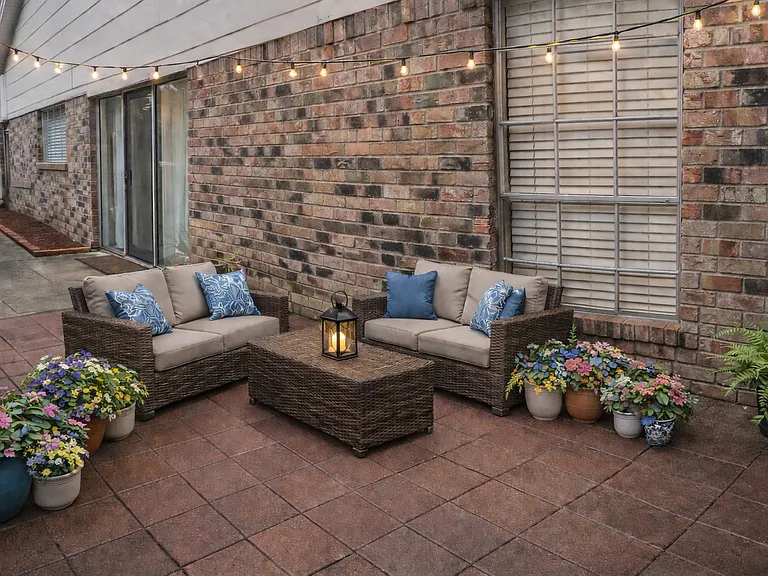 2736 Golfing Green Dr — Photo 30