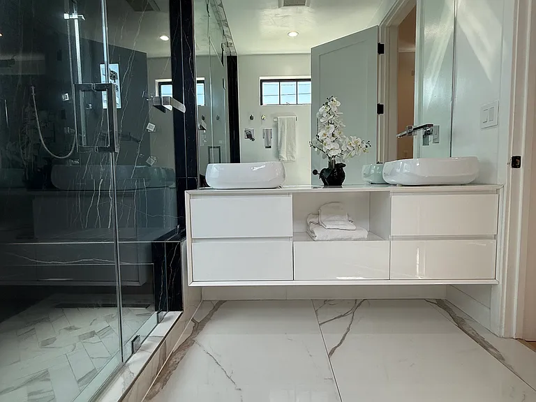 8700 Dorrington Ave — Photo 28