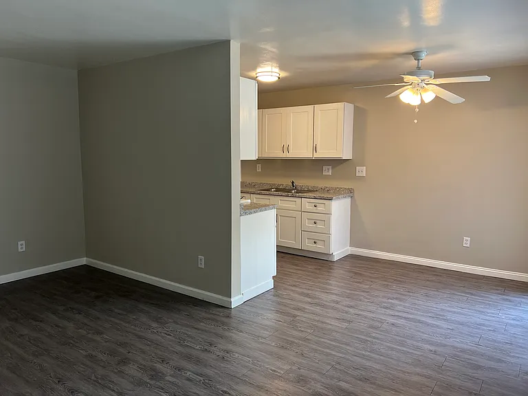 630 Junipero Ave #4 — Photo 2
