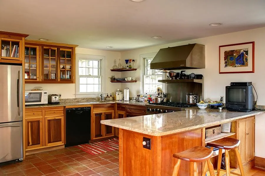 2 bed, 1200 sqft, $2,300 — Photo 3
