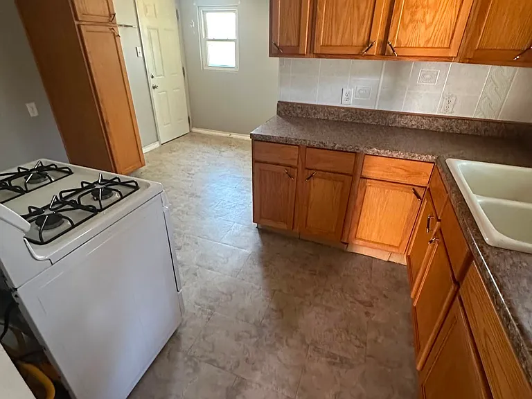 103 N Florida St — Photo 5