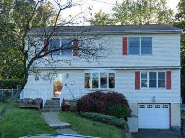 71 Hackberry Pl, Clifton City, NJ 07013