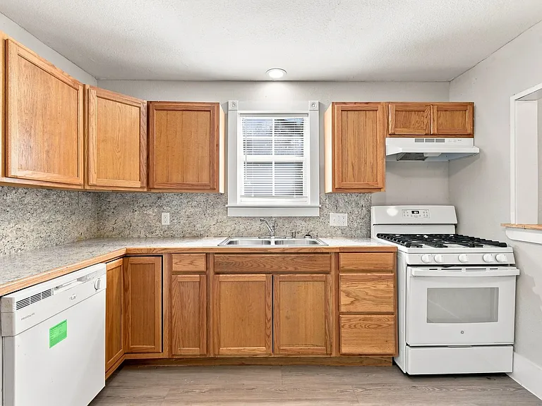 707 N Gertrude Ave — Photo 9