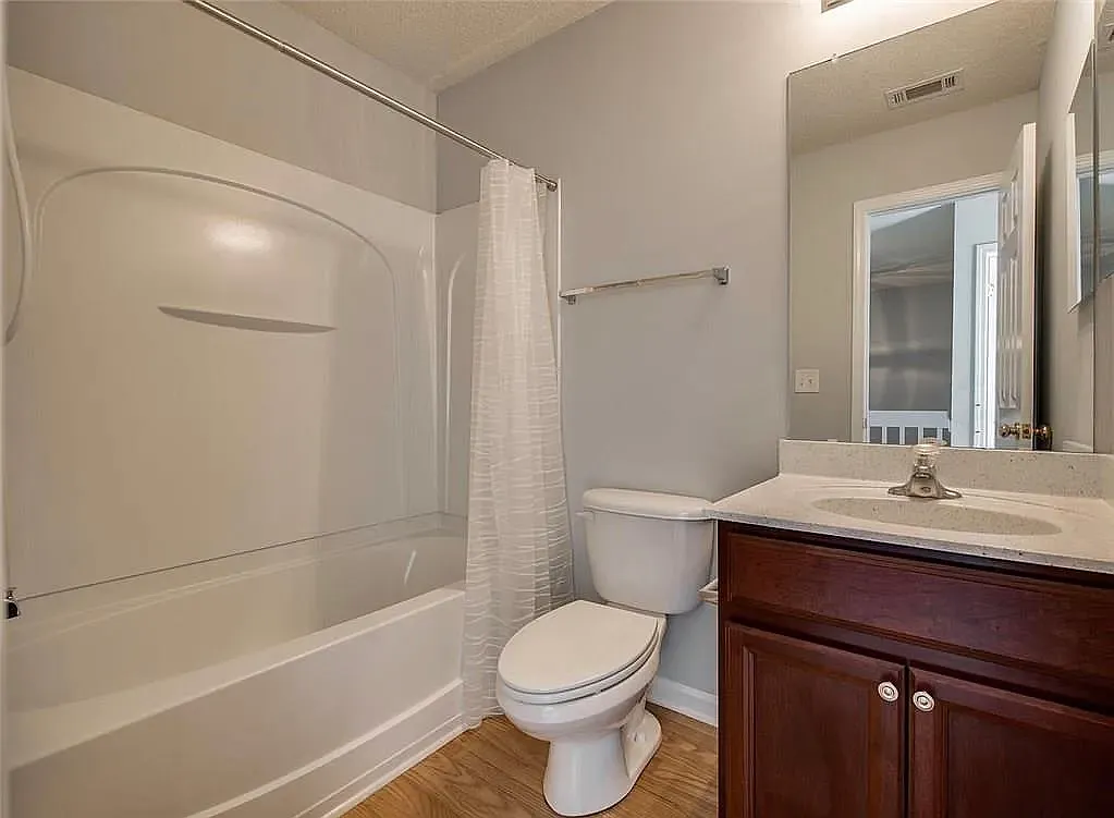 Building Photo - 17121 Greenlawn Hills Ct