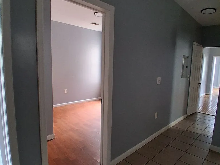 483 Avon Ave — Photo 17