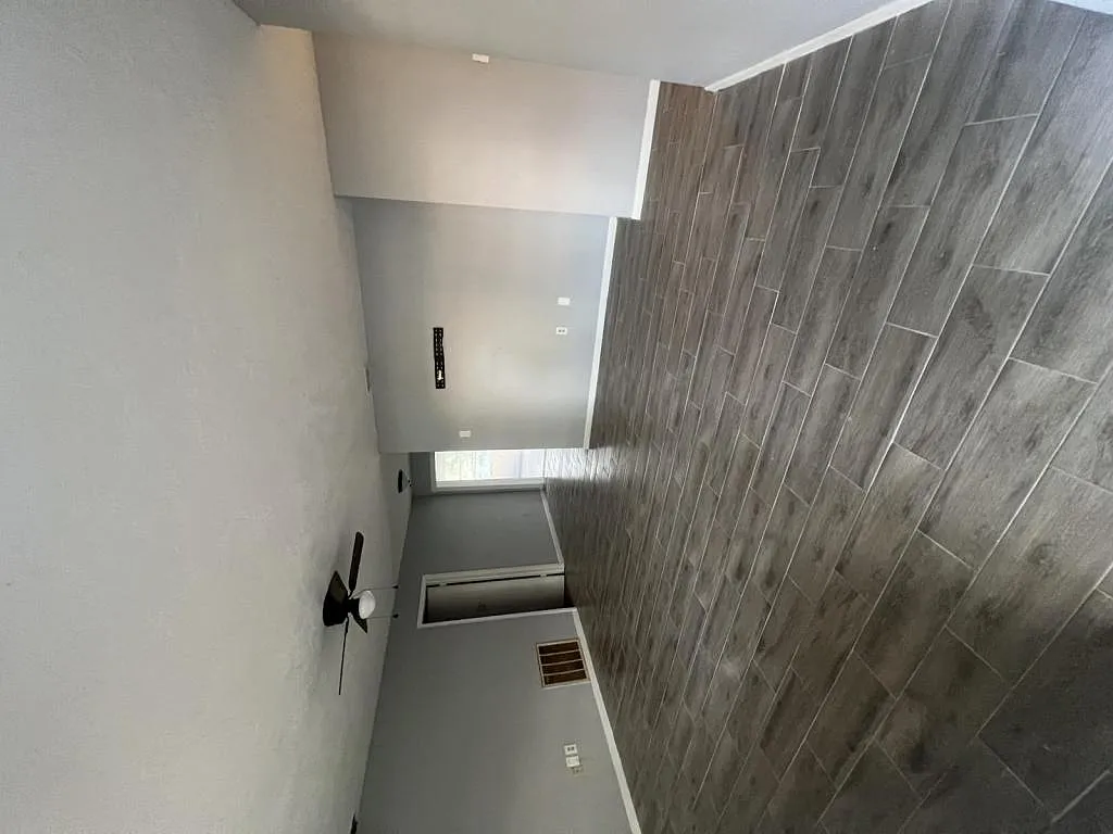 63 S Davis St — Photo 1