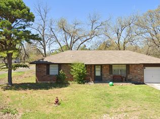 1911 Spencer Dr, Harrah, OK 73045