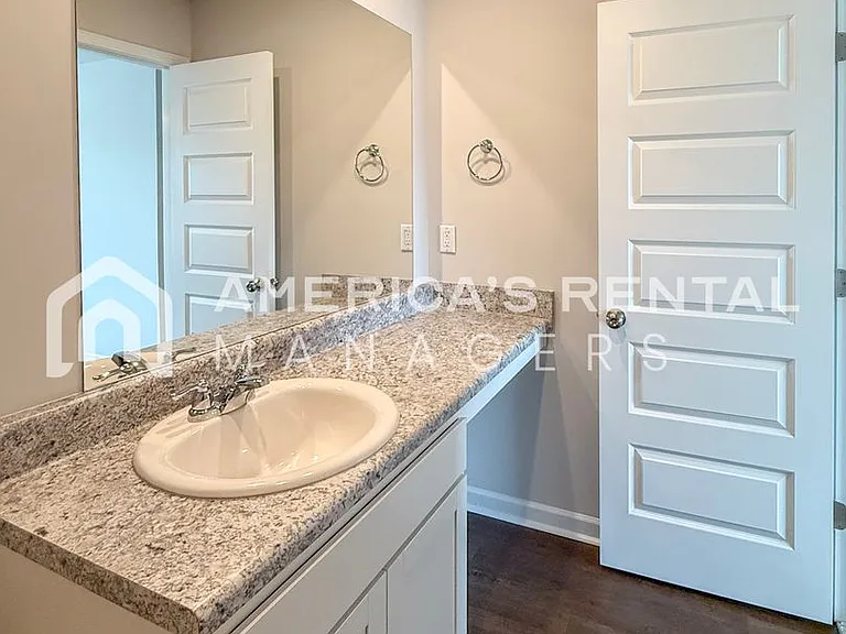 106 River Grass Dr — Photo 16