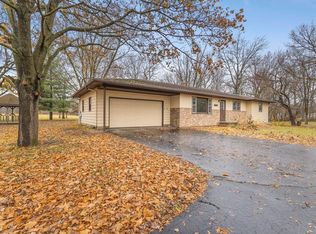 7774 Old River Rd, Rockford, IL 61103