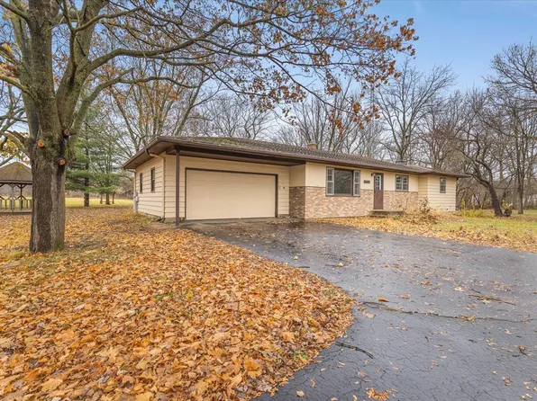 7774 Old River Rd, Rockford, IL 61103