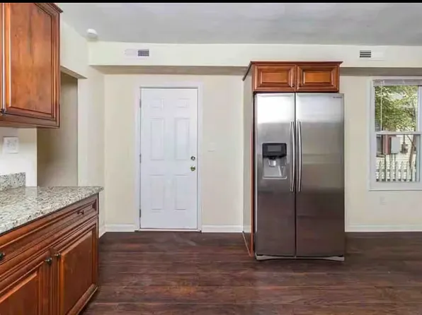 8911 London St #B, Norfolk, VA 23503