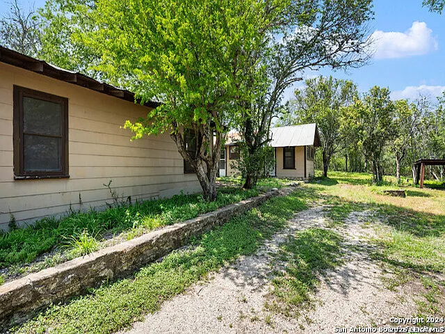 932 Toepperwein Rd — Photo 6
