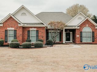 2606 Edgerton Dr SE, Owens Cross Roads, AL 35763