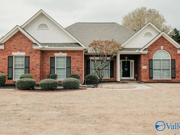 2606 Edgerton Dr SE, Owens Cross Roads, AL 35763
