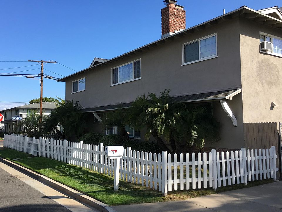 1770 Santa Ana Unit B with private yard
