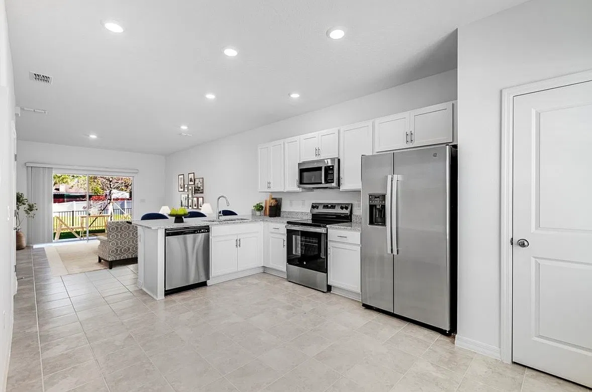 2 bed, 2.5 bath, 1187 sqft, $1,685 — Photo 2