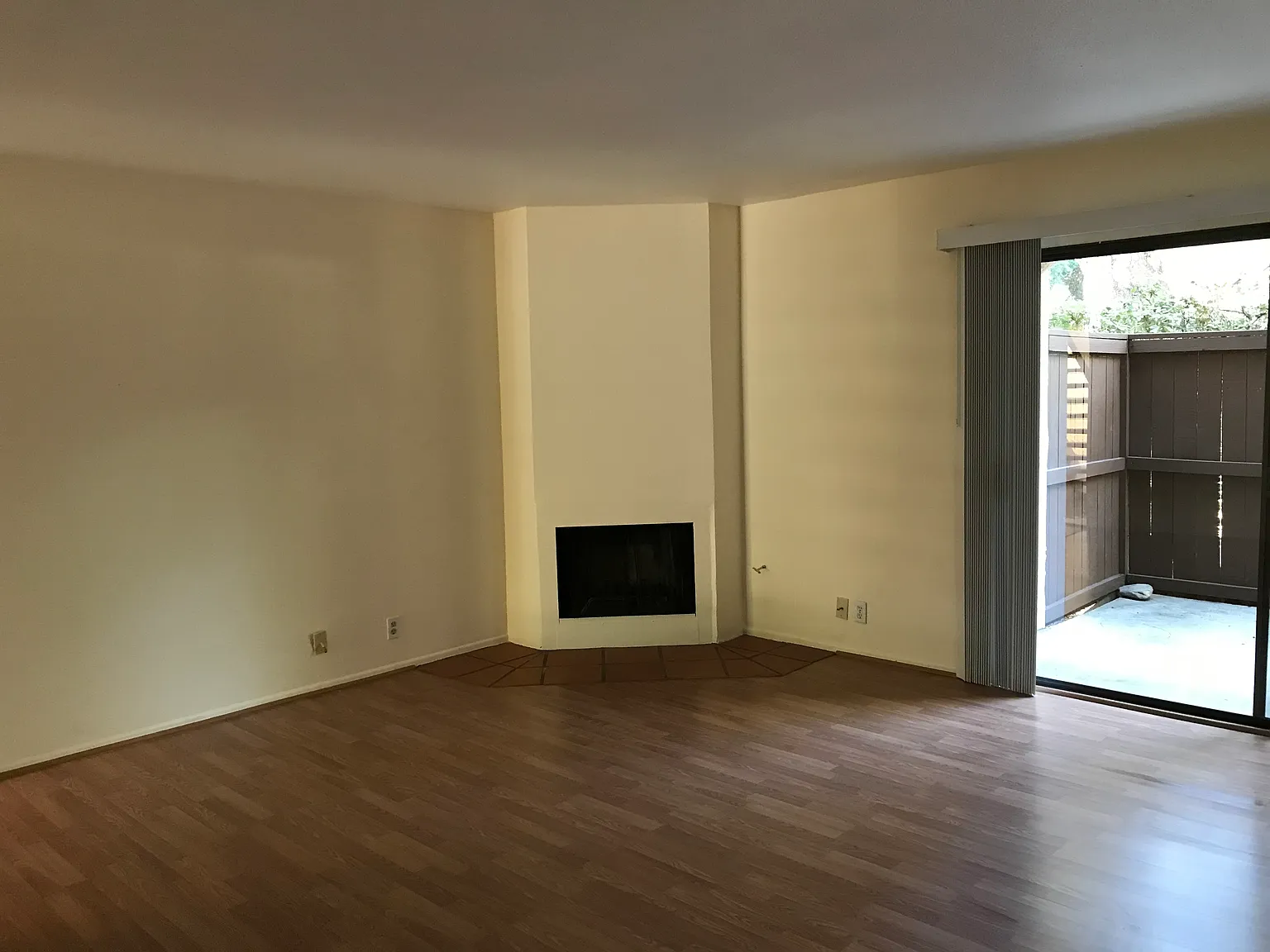 2 bed, 1000 sqft, $2,800 — Photo 2