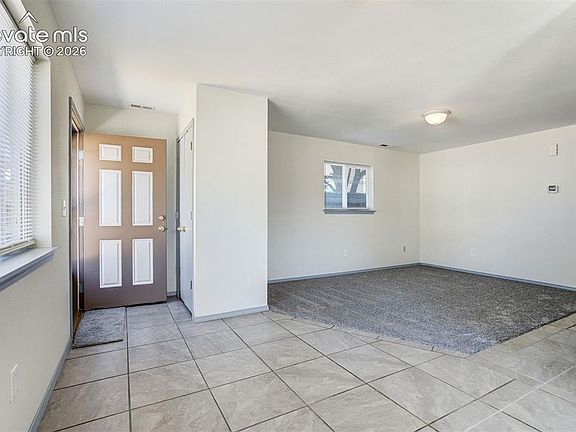5th image of 3025 Grand View St