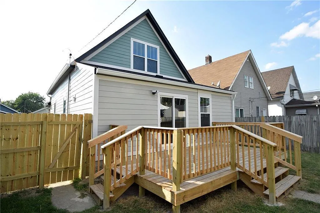 Building Photo - 2125 Napoleon St
