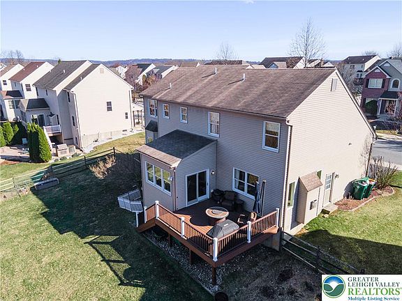 4th image of 25 Millbrook Ct