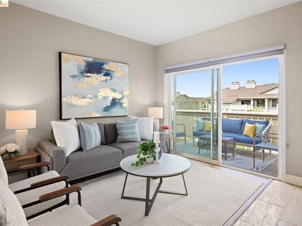220 Lakeshore Ct, Richmond, CA 94804