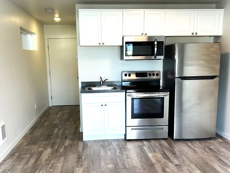 126 E Evergreen Dr #104 — Photo 9