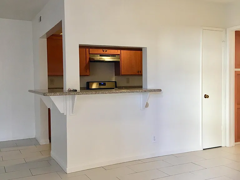 116 N Western Ave #2 — Photo 4