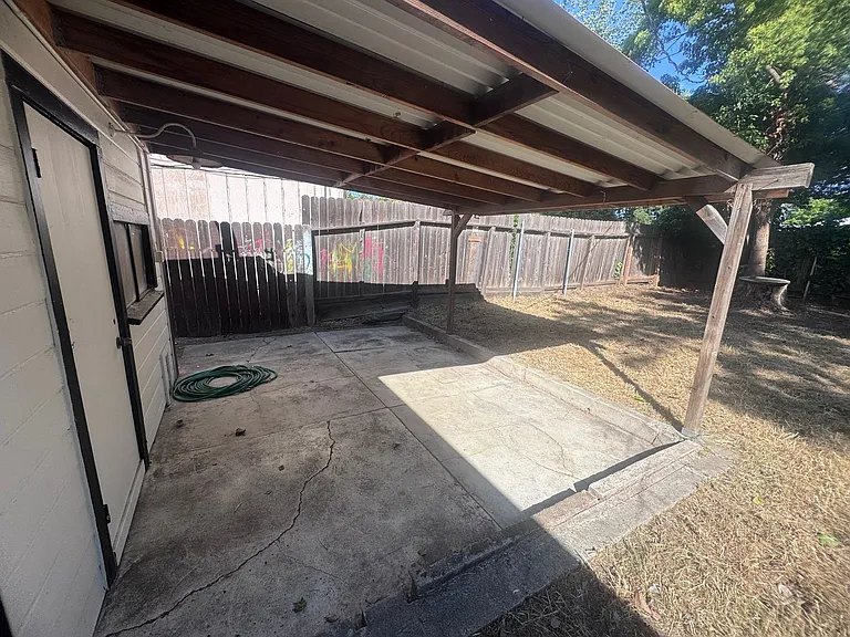 1559 Virginia Ave — Photo 18