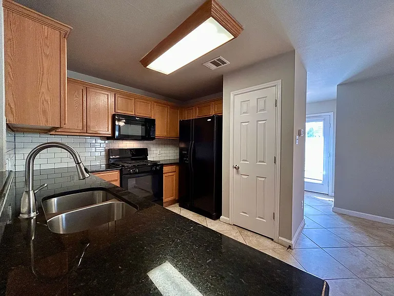 17920 Kenai Fjords Dr — Photo 7