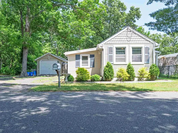 105 Douglass Ave, Egg Harbor Township, NJ 08234