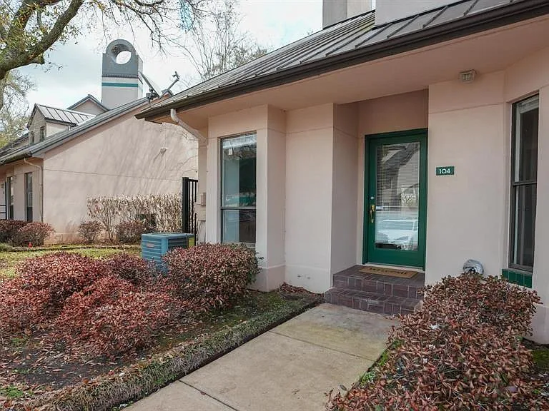 4144 Greystone Way #104 — Photo 2