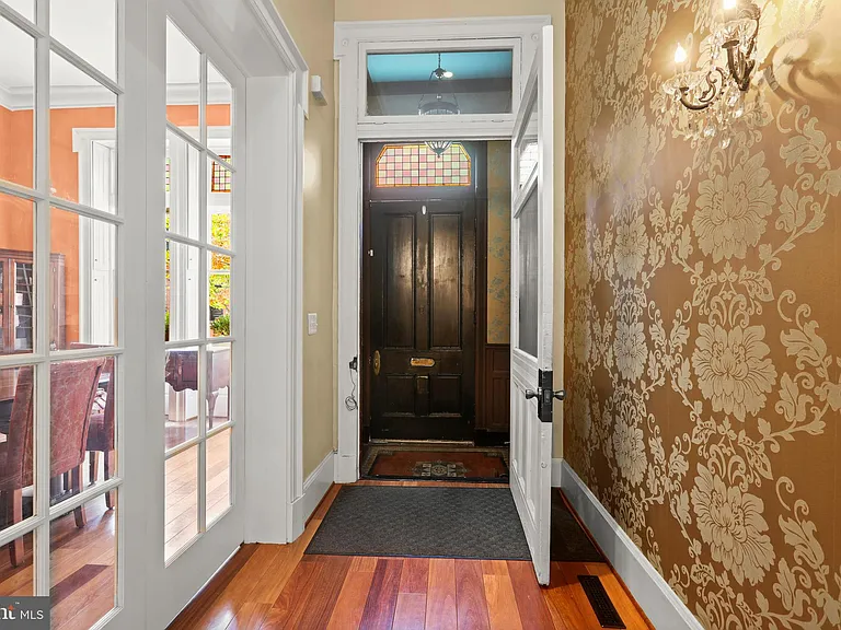 1007 N Calvert St — Photo 5