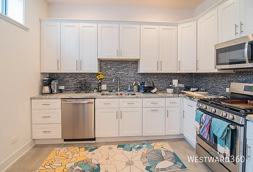 2535 W North Ave #CH Photo 1