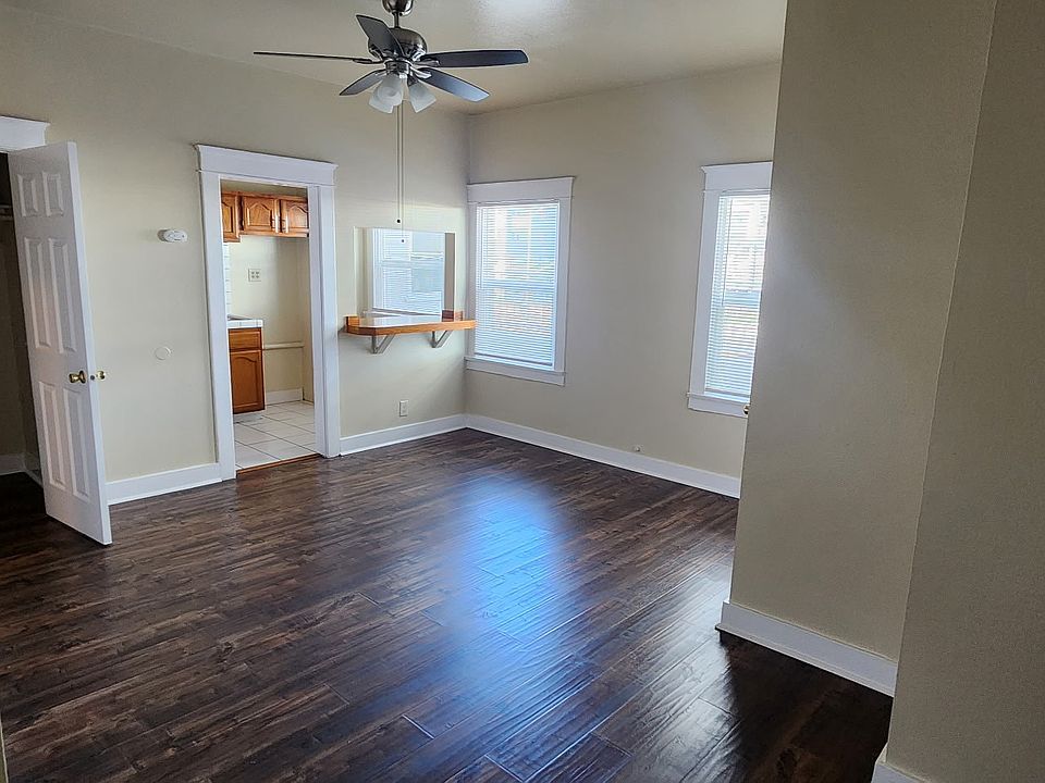 2nd image of 921 E Broadway #204