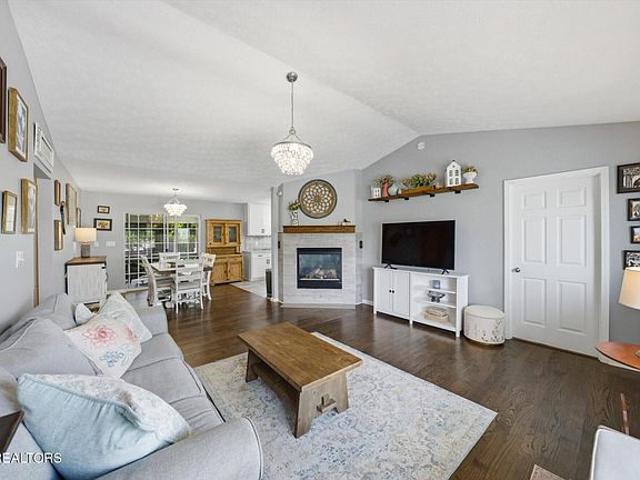 3rd image of 1618 Rivergate Ridge Ct