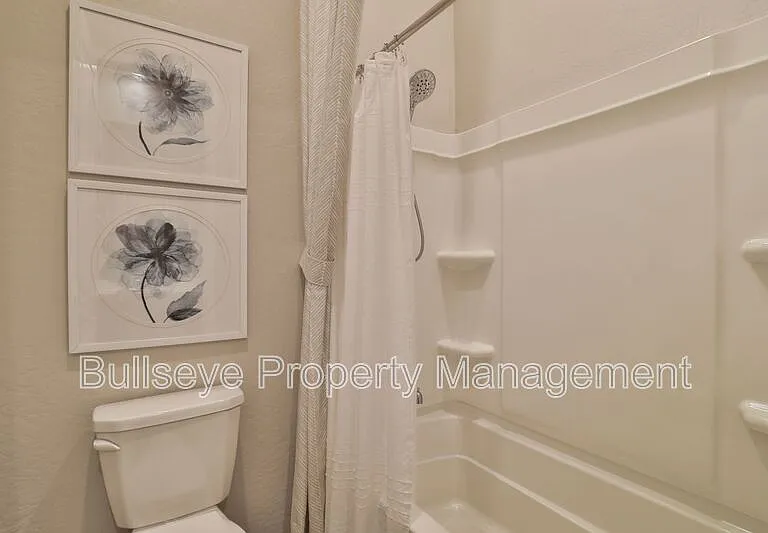 2152 N 141st Ave — Photo 28