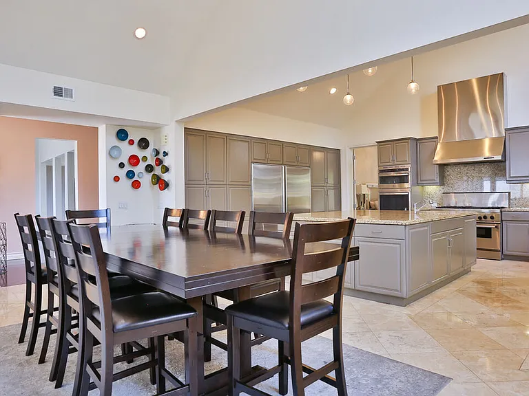 14445 Mulholland Dr — Photo 11