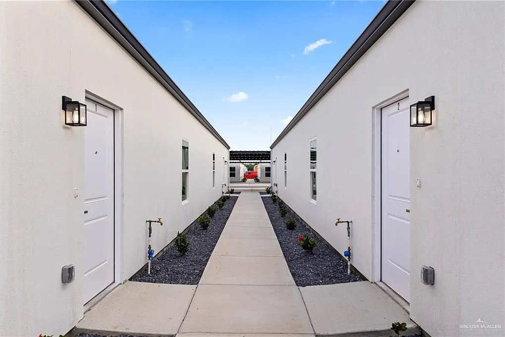 2 bed, 2.0 bath, 1068 sqft, $1,250 — Photo 3