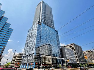 488 University Ave #2102, Toronto, ON M5G 0C1