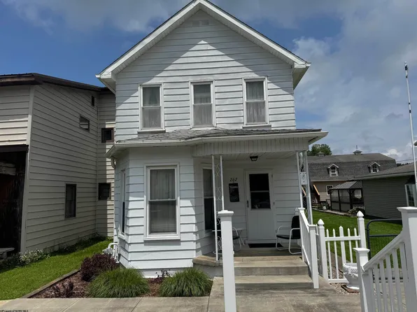 262 Henry Ave, Davis, WV 26260