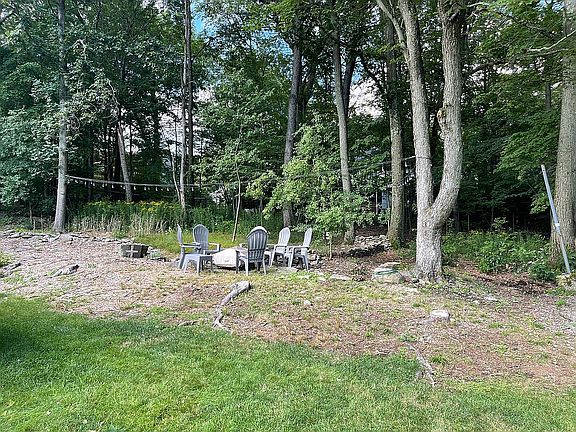 Outdoor entertaining area.