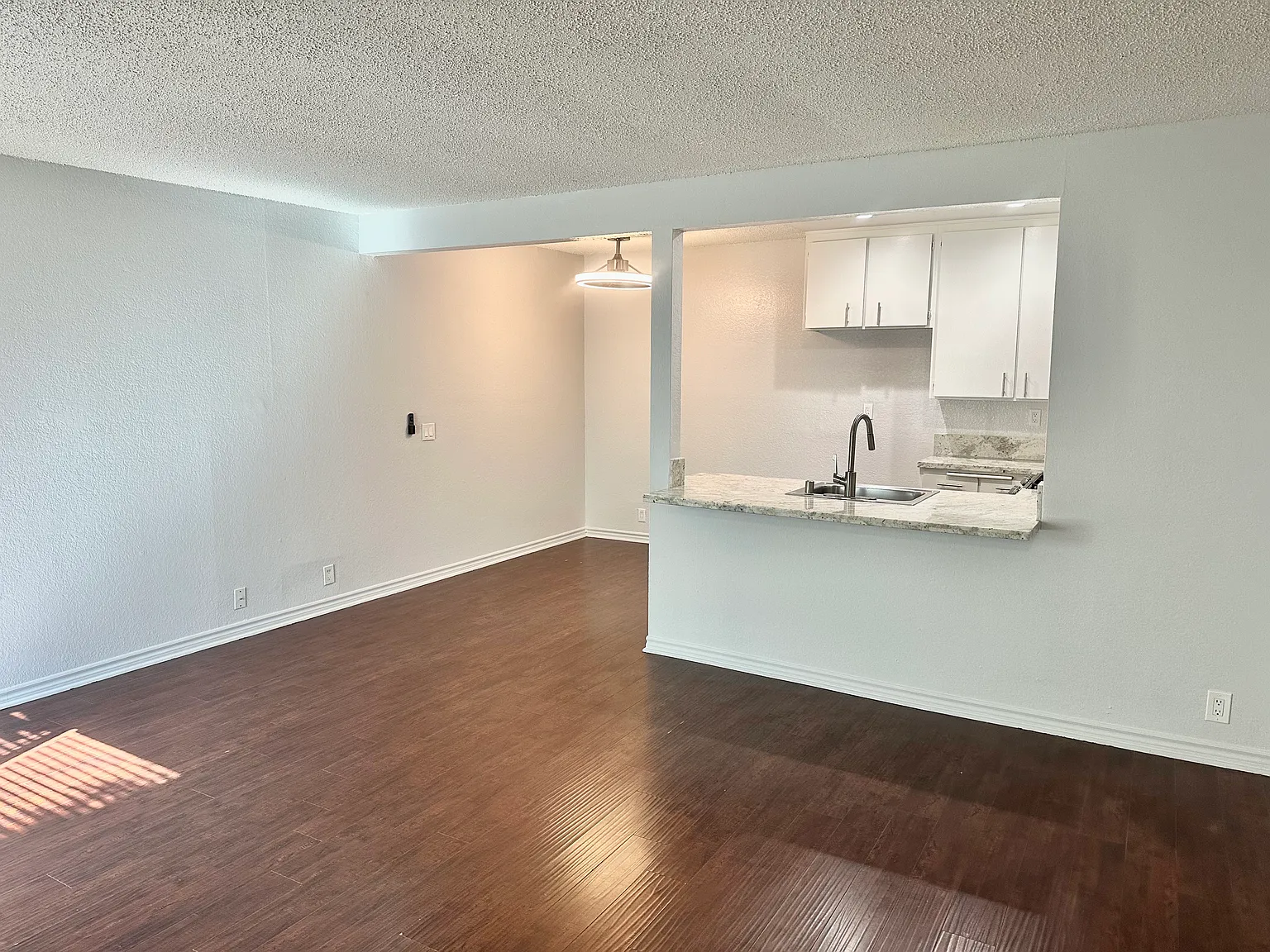 2 bed, 850 sqft, $2,495 — Photo 4