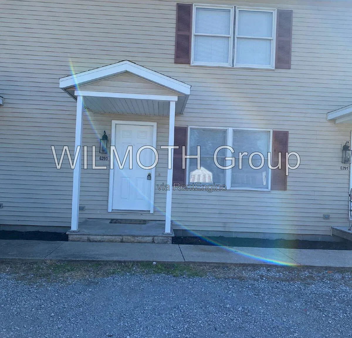 2 bed, 1.5 bath, 1045 sqft, $1,050 — Photo 1