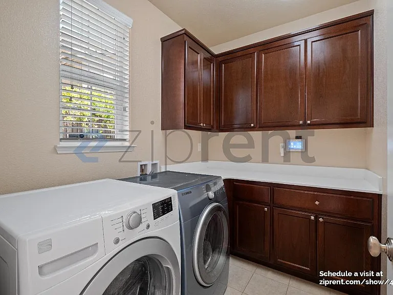 5023 Queensbury Way — Photo 34