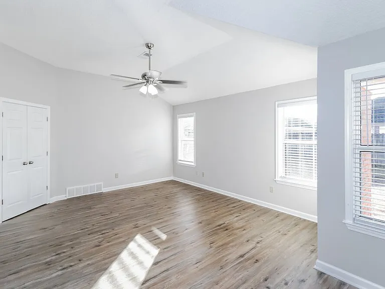 1655 Torrington Dr — Photo 13